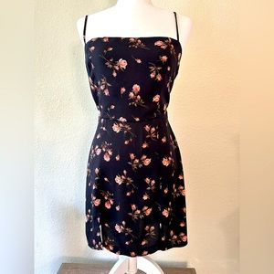 Babe Dress ,This is a mini length dress with a square neckline.